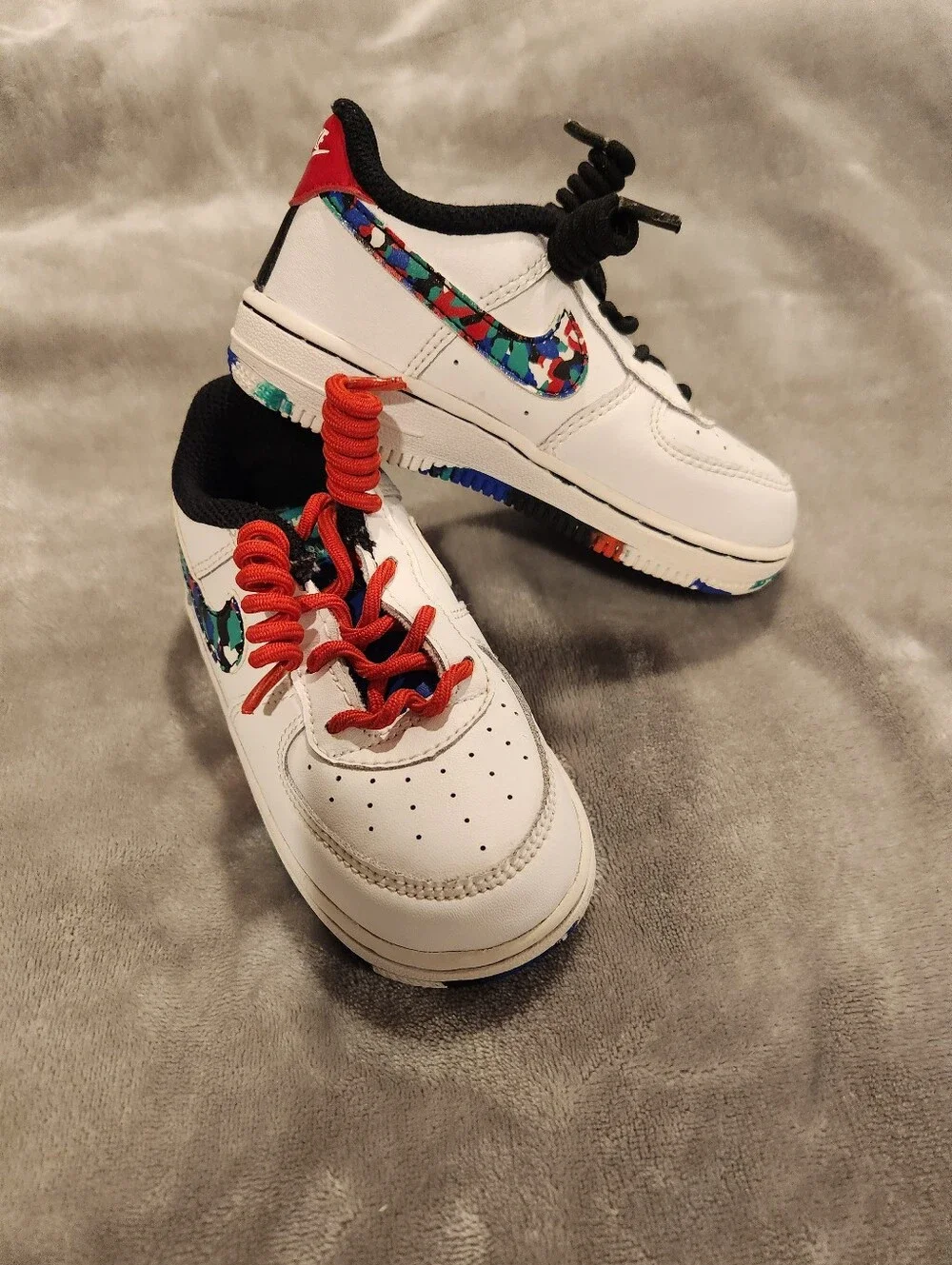 Nike Kids' Air Force 1 Low - White, Multicolor Crayon Accent, Size 8C